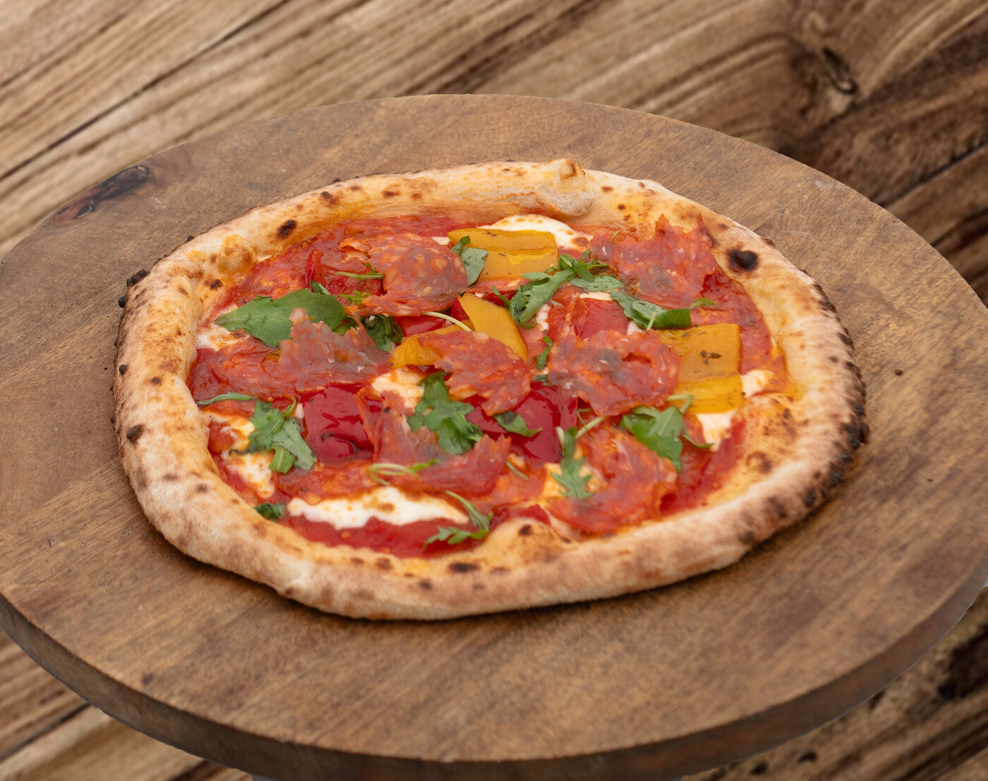 Pizza Piquante avec chorizo italien et roquette